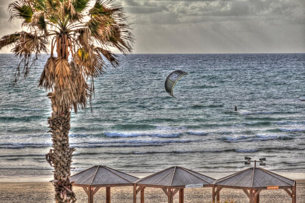 Sunset Beach Apartments テル・アビブ エクステリア 写真