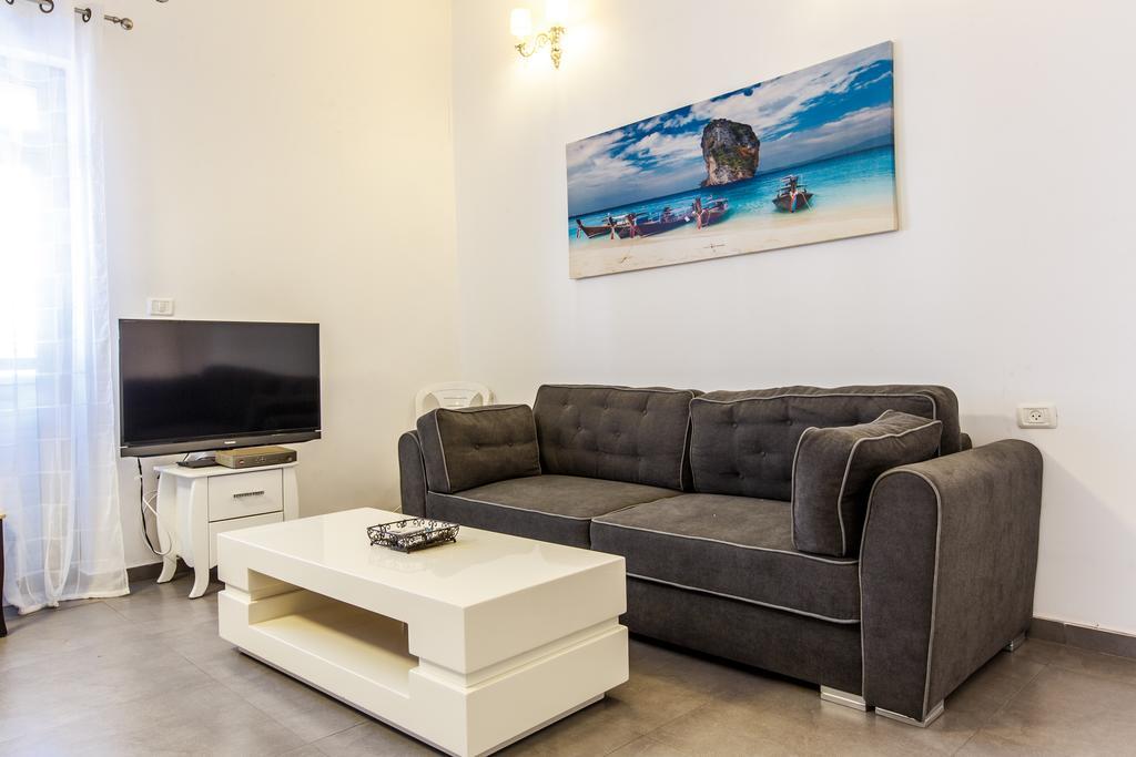 Sunset Beach Apartments テル・アビブ エクステリア 写真